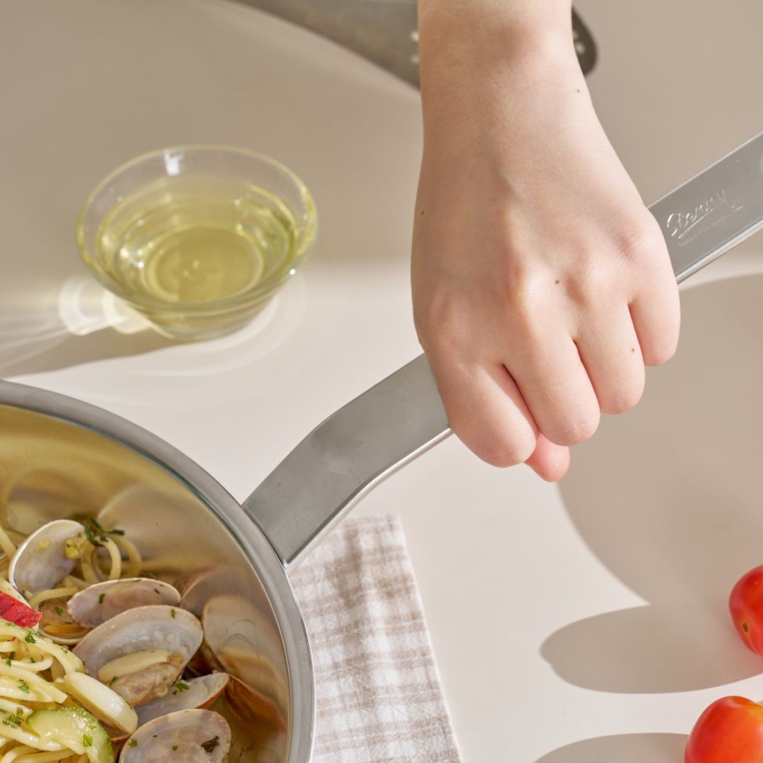 Why Stainless Steel Cookware Without PTFE & PFAS Matters
