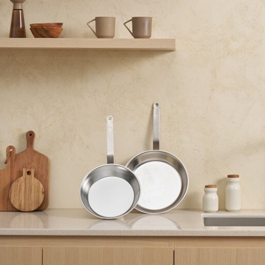 What to Expect When Using a Stainless Steel Pan for the First Time